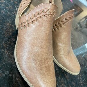 Maybe worn once!  Size 6 camel color